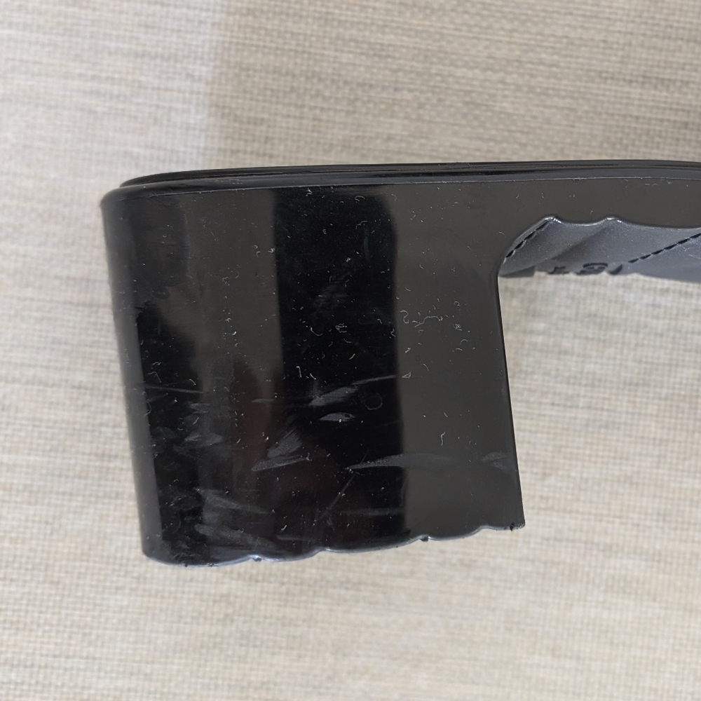 Gucci Rubber Logo Platform Slides - Picture 4 of 7